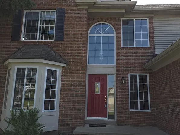 7718 Greene Farm Dr, Ypsilanti, MI 48197