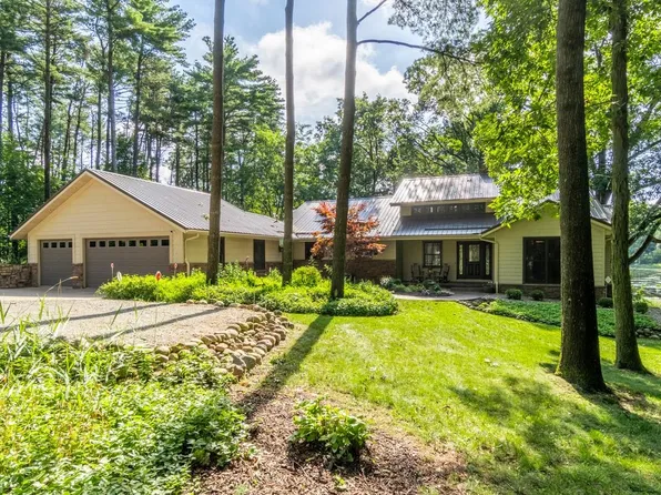 695 Lane 100 Pine Canyon Lk, Angola, IN 46703