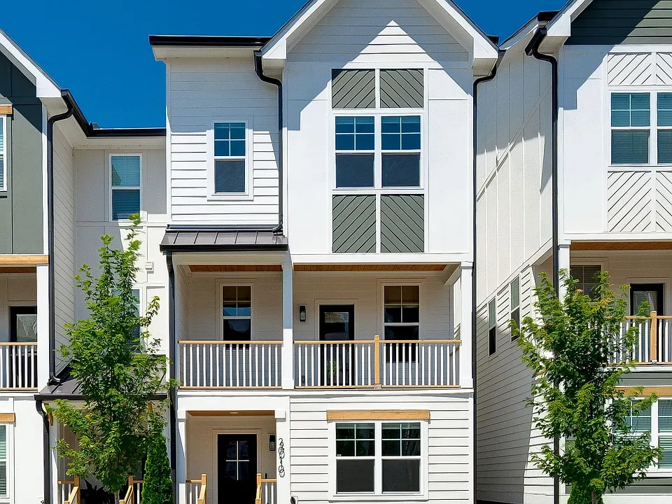 2010 Maple View Ln