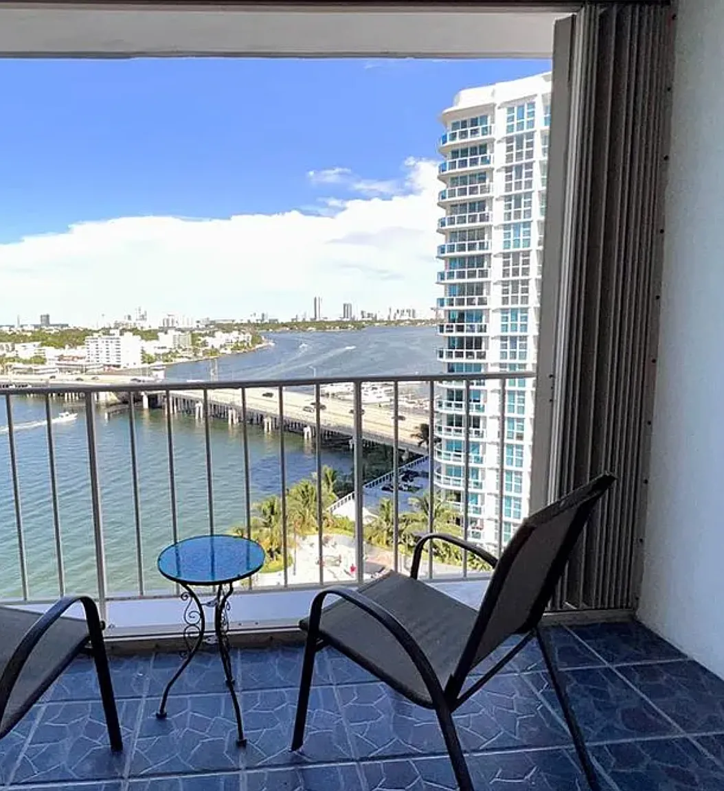 1 bed, 940 sqft, $2,350 — Photo 4