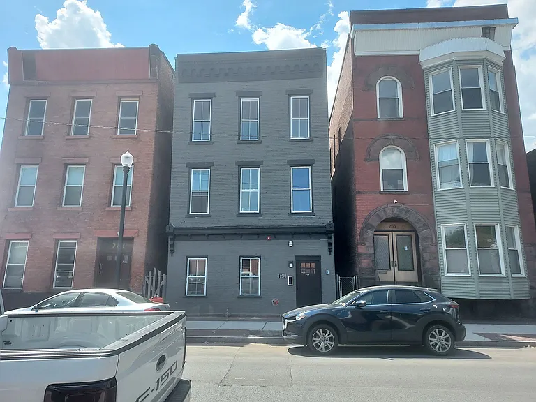 257 3rd St #3R — Photo 8