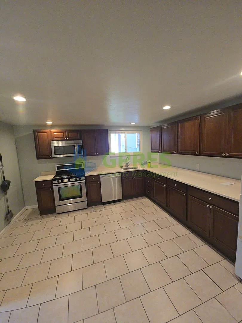 119 E Sherman St — Photo 2