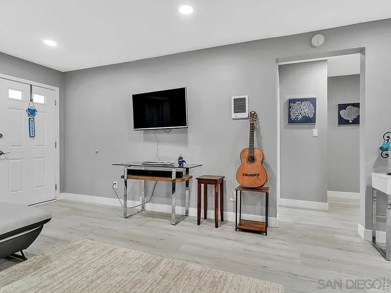 1111 Seacoast Dr #8 — Photo 9