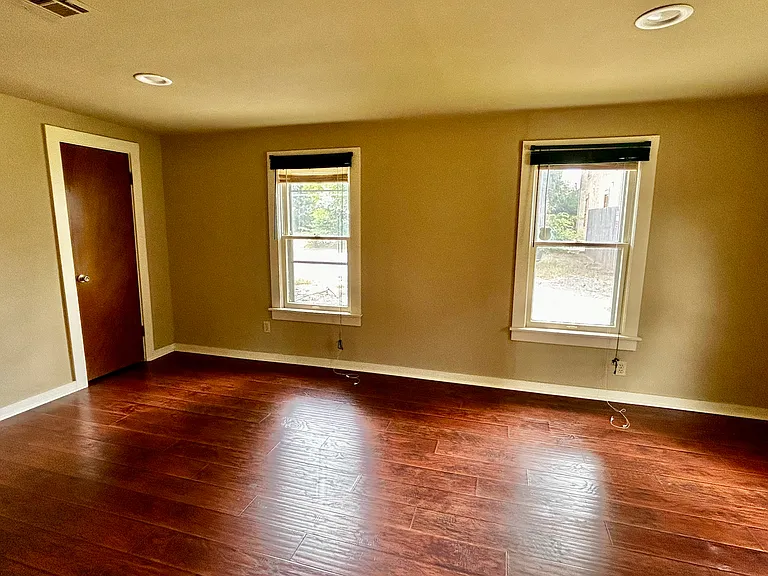 723 Jenkins Ave — Photo 8
