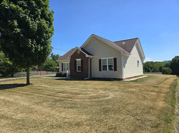2341 Highland Rd, Roanoke, VA 24014