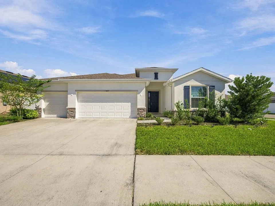 8227 SW 59th Ter