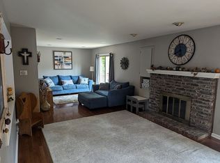 8222 Hill Rd, Swartz Creek, MI 48473