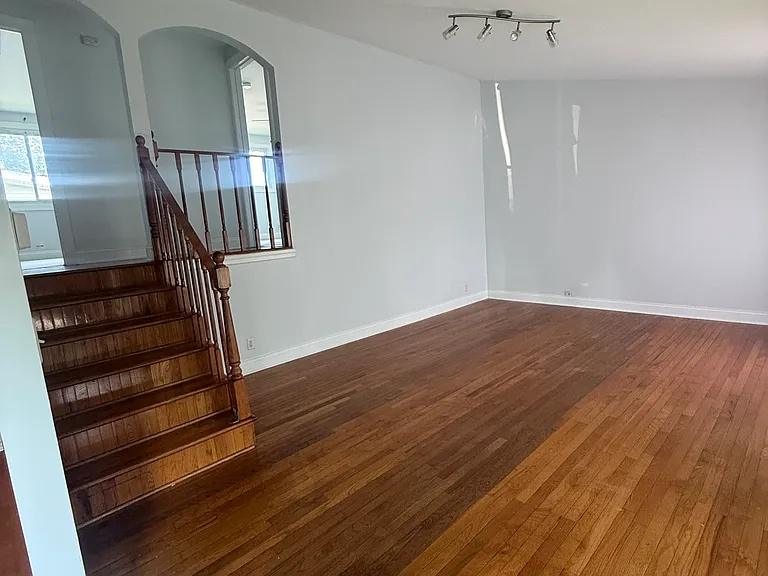 100 Granada Rd — Photo 2