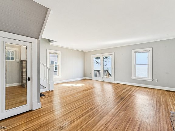 5th image of 1651 E Erie Ave