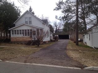 809 E A St, Iron Mountain, MI 49801