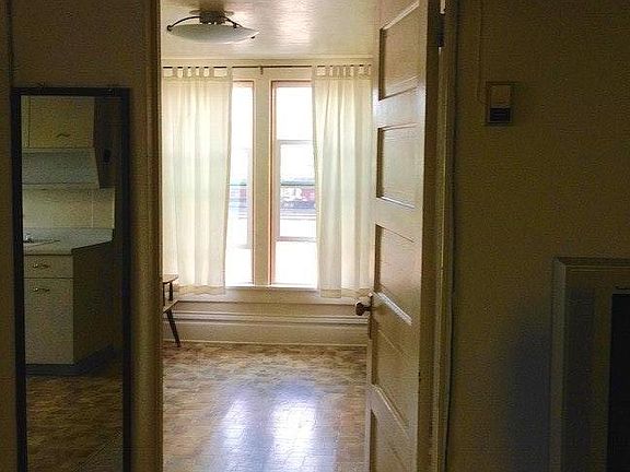 Bedroom entry