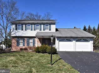 700 Alexander Dr, Hatfield, PA 19440