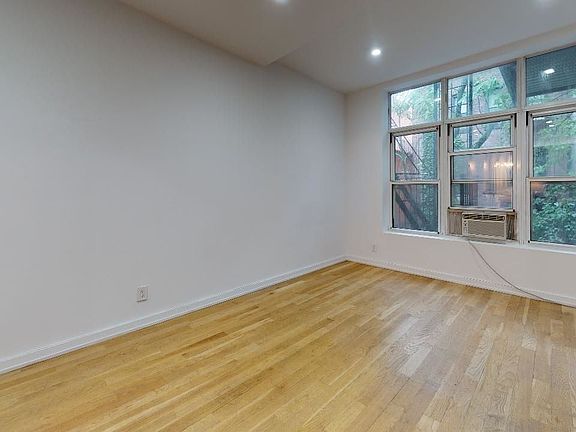 2nd image of 218 E 84th St #D2