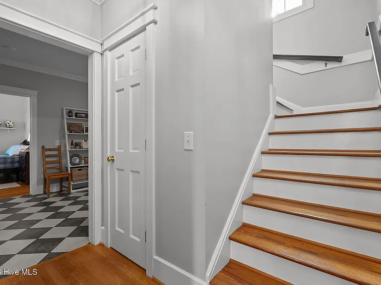2050 Midland Rd — Photo 6