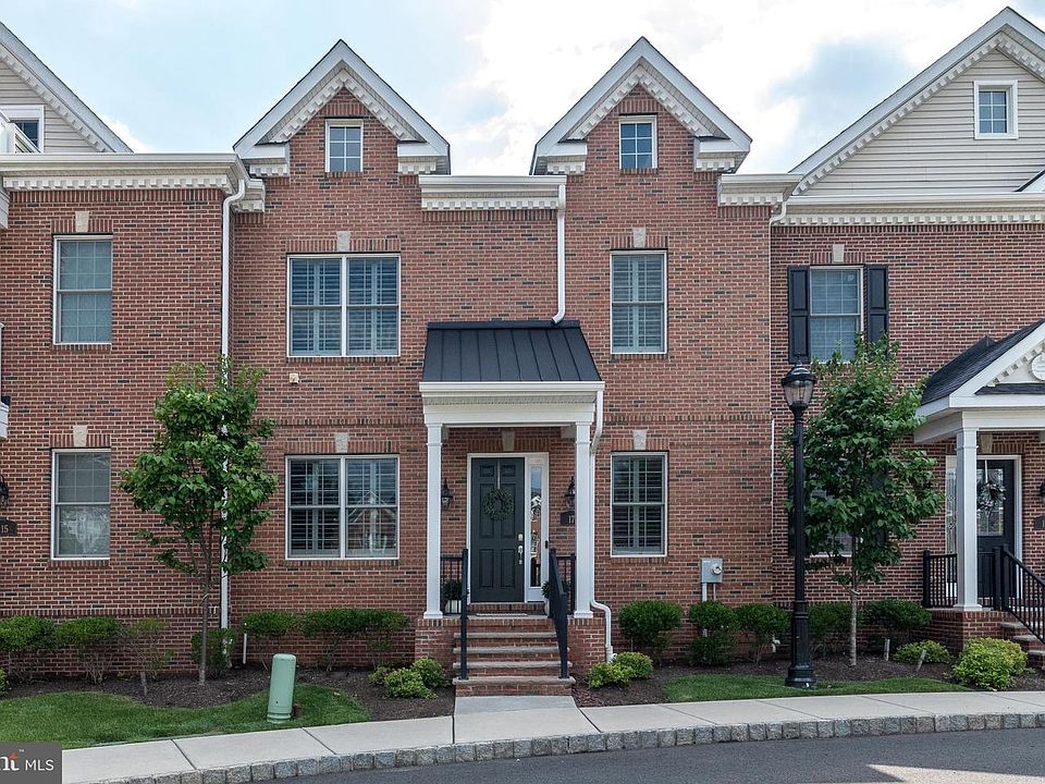 1st image of 17 Creekview Ln