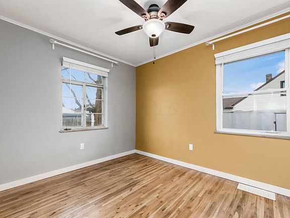 3rd image of 1650 Little Ave