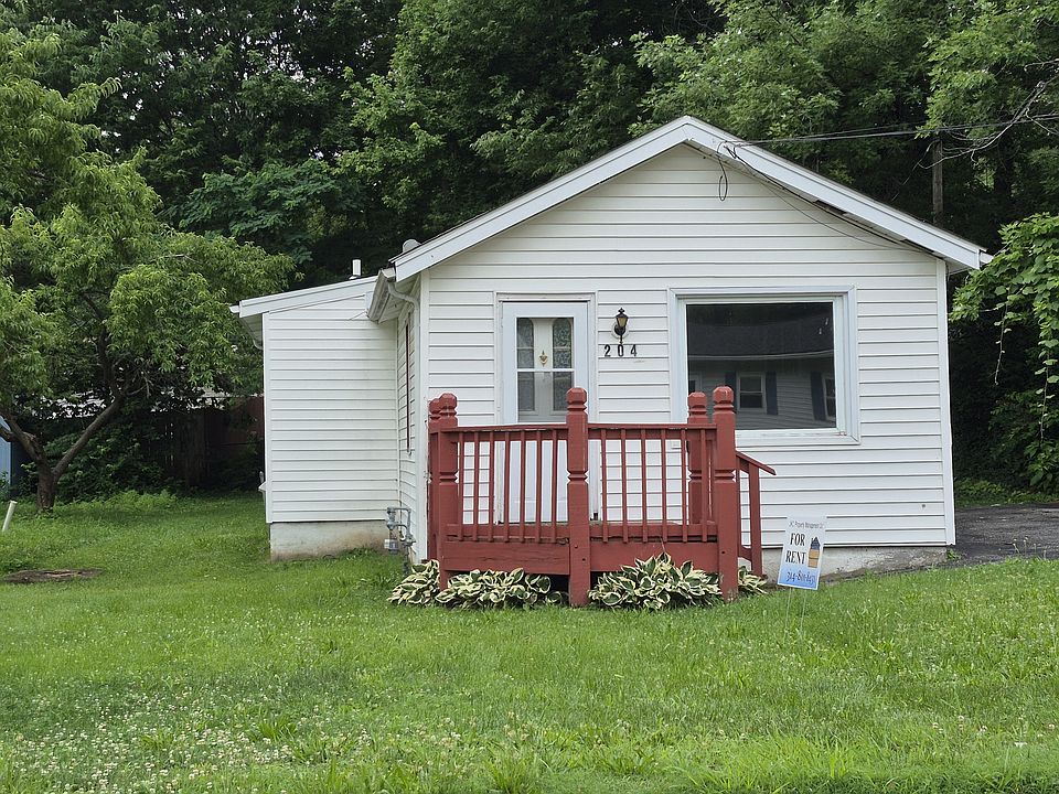 1st image of 204 Flora Dr