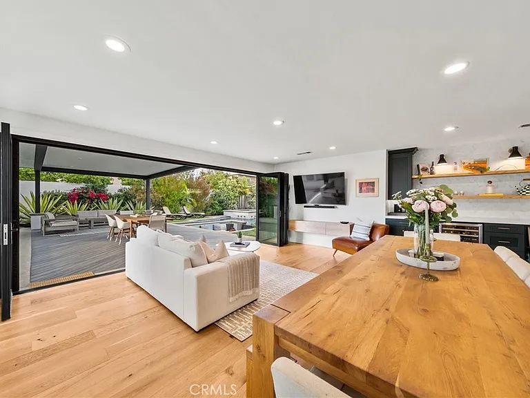 8541 Kelso Dr — Photo 42