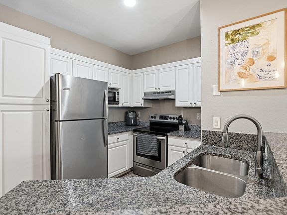 5th image of 60 Fenwick Hall Aly APT 637