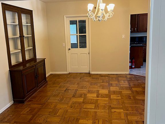 5th image of 12635 Sarah St