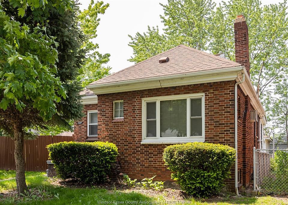 1st image of 1239 McEwan Ave