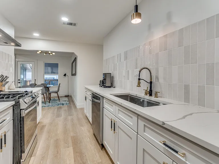 3313 Oak Aly — Photo 5