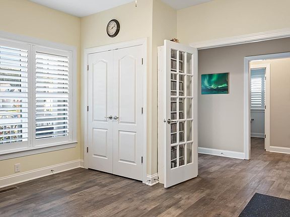 3rd image of 28820 W Henry Pl
