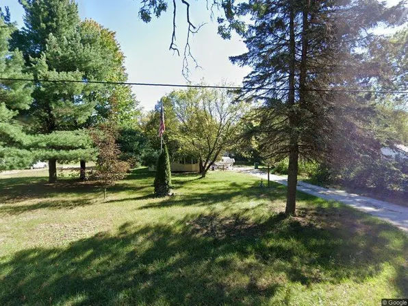 1180 N Green Creek Rd, Muskegon, MI 49445