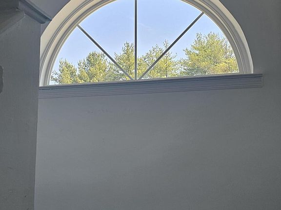 2nd image of 4 Spring Meadow Drive