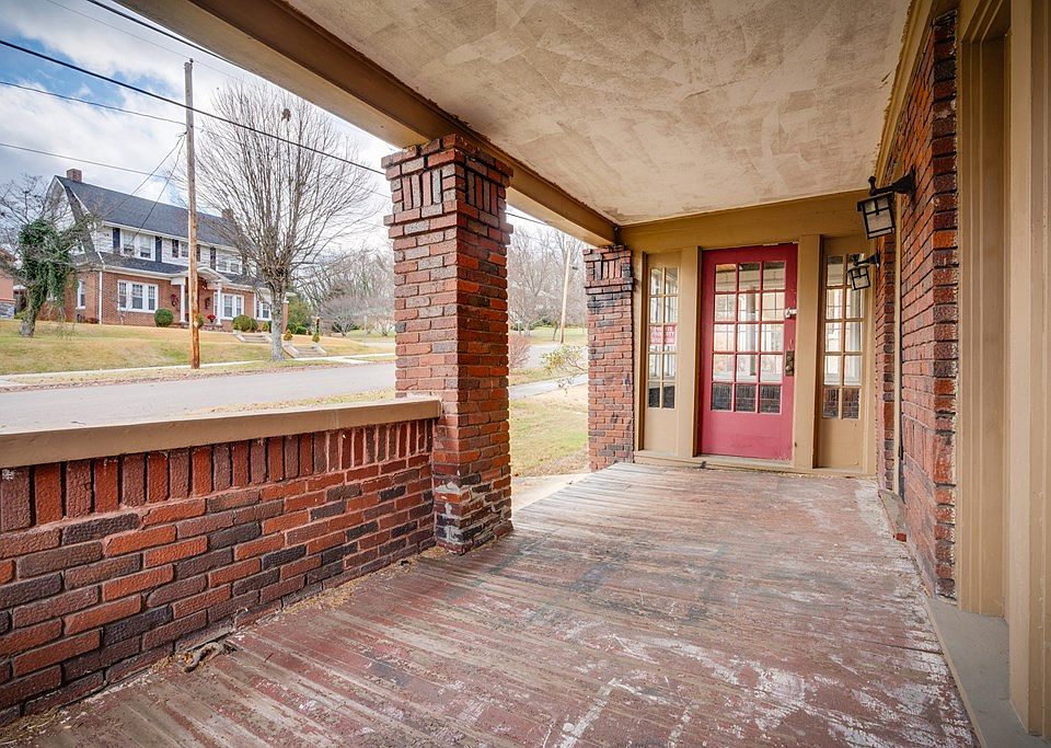 855 Park St, Bristol, VA 24201 Zillow