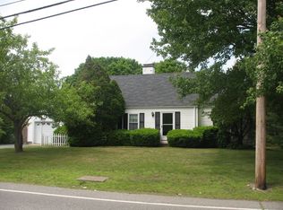 16 Locke Rd, Hampton, NH 03842