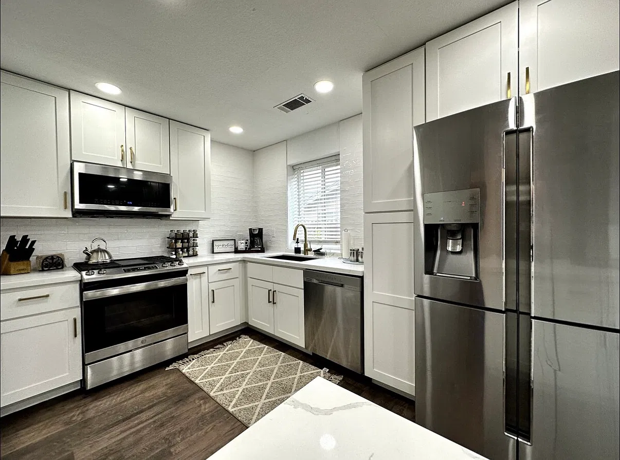 Beechwood Court, Hanford — Photo 4
