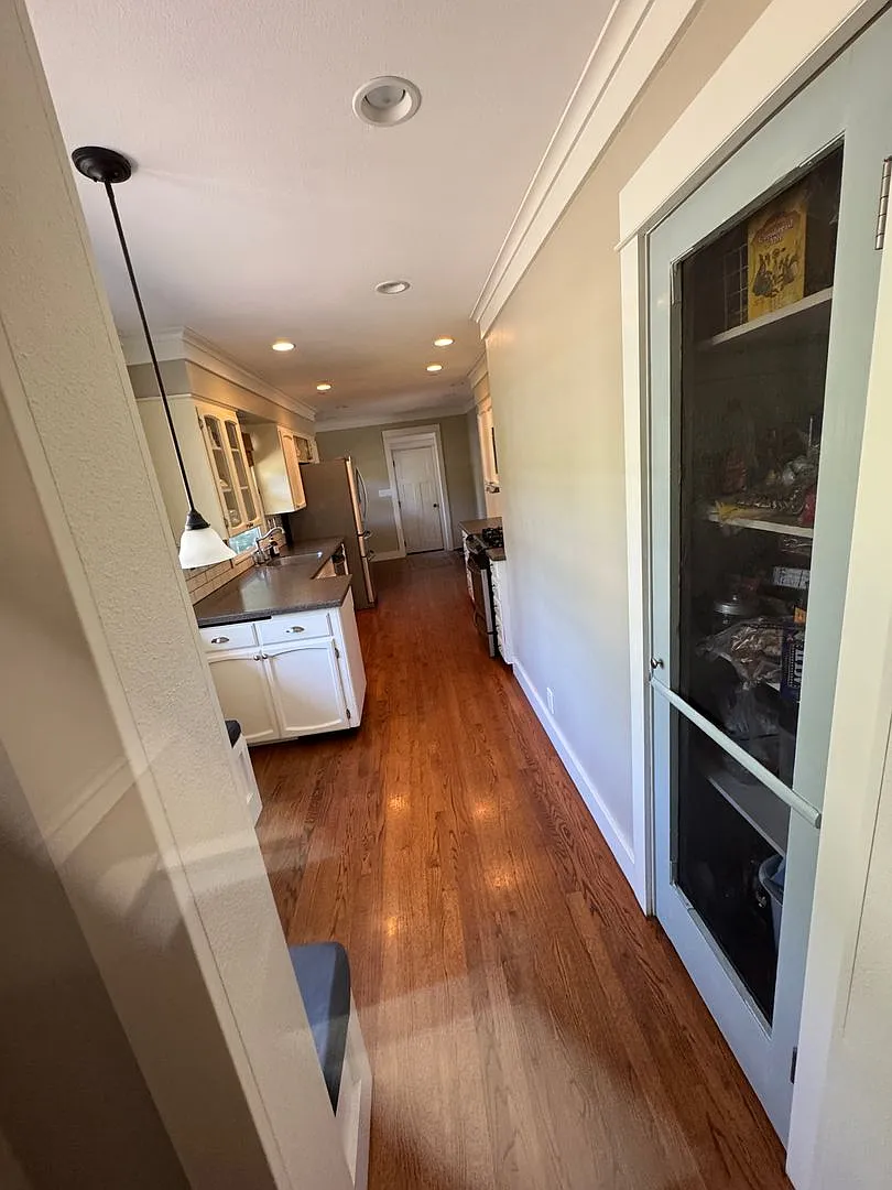 Spacious 4-Bedroom Home Plus Large Bonus Space West Slope Vista Hills — Photo 4
