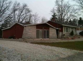 4005 S Hillcrest Rd, Knox, IN 46534