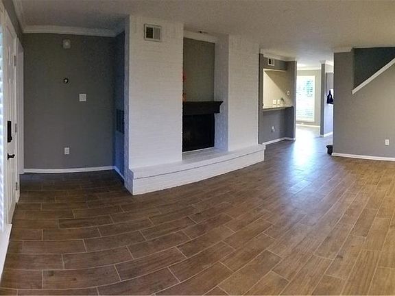 3rd image of 12919 Woodbend Ln