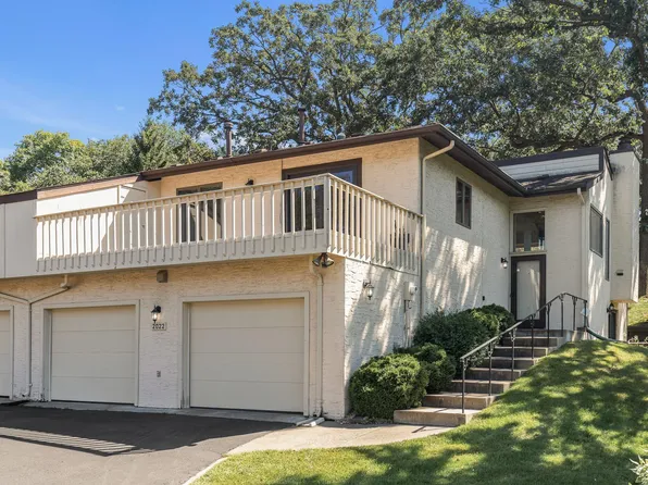 2022 Charlton Rdg, West Saint Paul, MN 55118