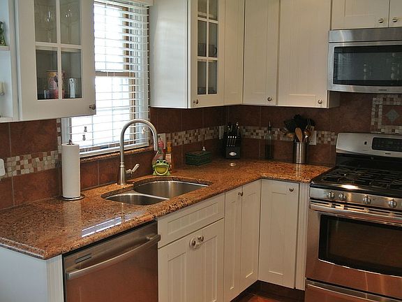 4th image of 60 Nassau Ave