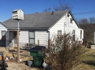 405 S 1st St, Flippin, AR 72634