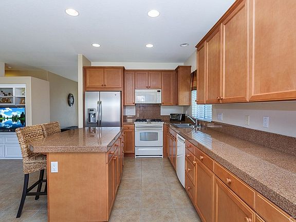 5th image of 2197 Larkspur Ct
