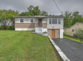 2233 Collins St, Bristol, VA 24201