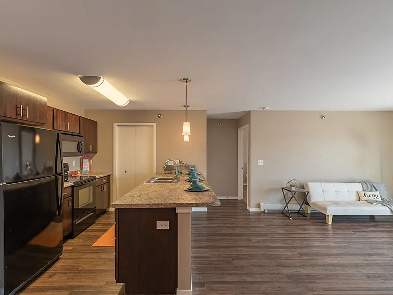 Cottage Grove — Photo 34