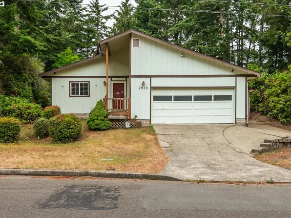 1910 Ash St, North Bend, OR 97459