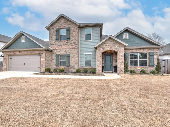 104 Dobson St, Pea Ridge, AR 72751