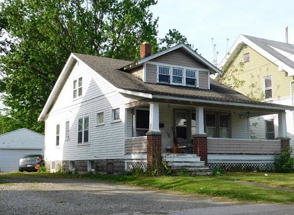 4th image of 244 Spruce St