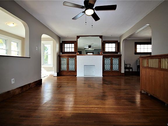 3rd image of 69 Lincoln Blvd