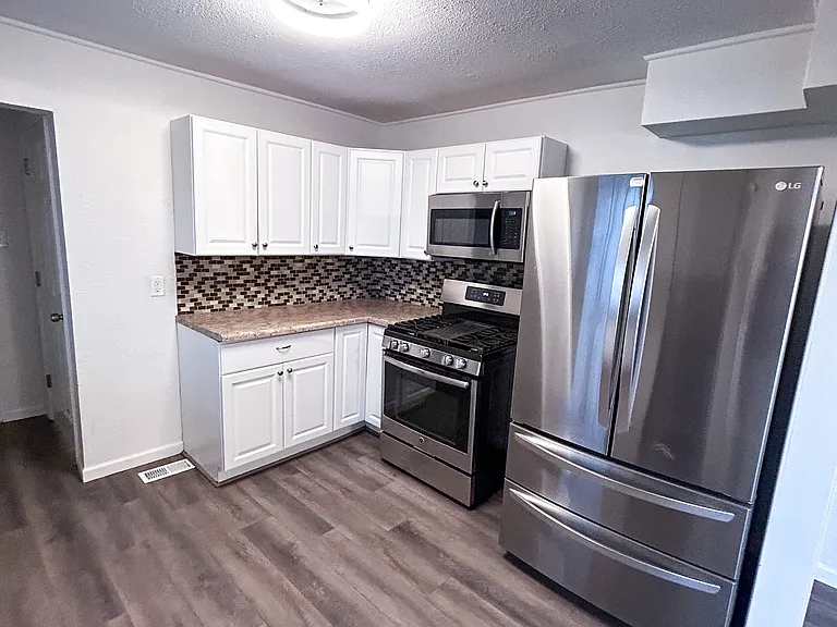 720 State St — Photo 10