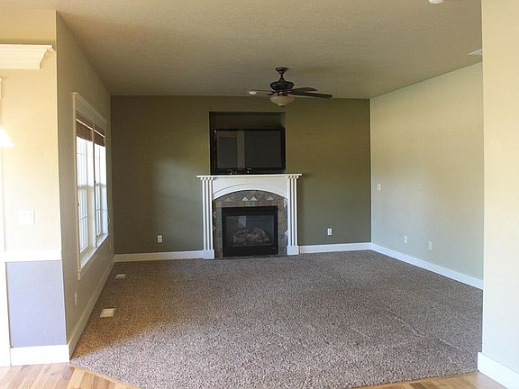 Family room gas fireplace