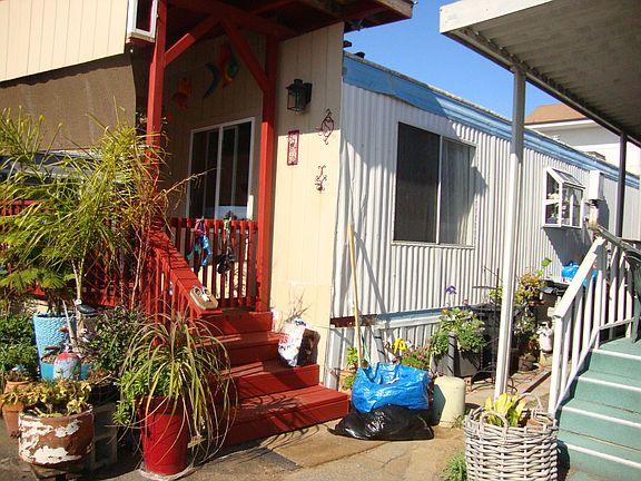 2nd image of 900 N Cleveland St Spc 17