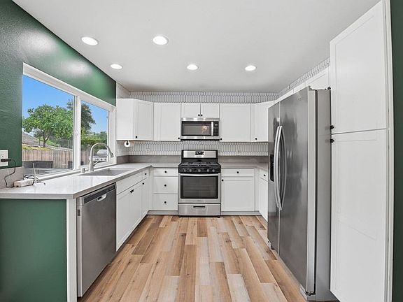 5th image of 13104 Lakeview Granada Dr