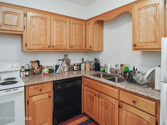 5th image of 1013 Des Plaines Ave APT 302